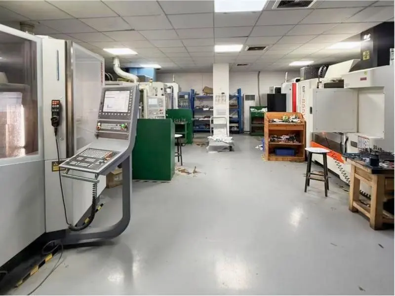 CNC machining equipment in the Zecheng production workshop